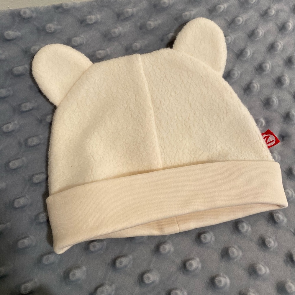 Cream Zutano fleece bear hat